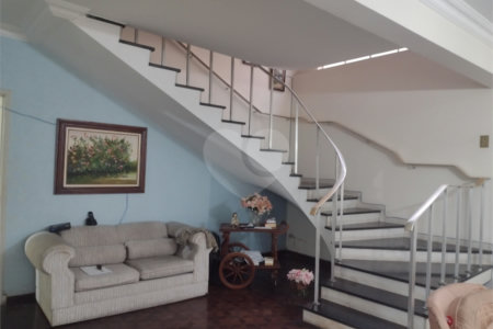 Sobrado à venda com 4 quartos, sendo 1 suíte, em Vila Medeiros, São Paulo, SP