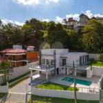 Casa à venda com 4 quartos, sendo 3 suítes, no condomínio Estância Marambaia, Vinhedo - SP