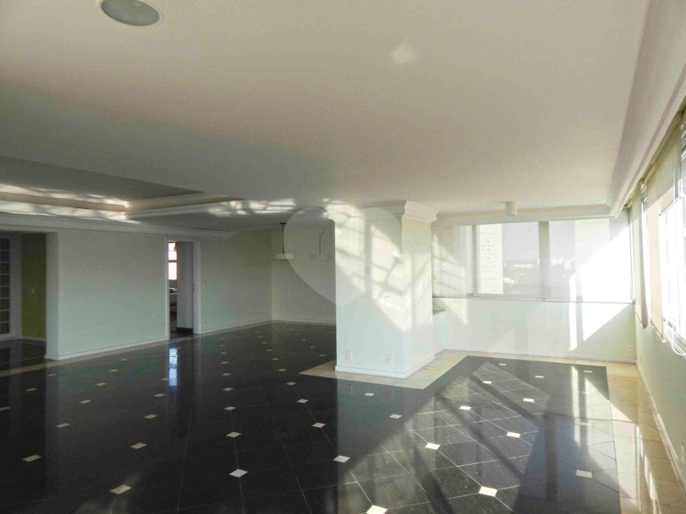Apartamento à venda com 4 suítes em Jardim Marajoara, São Paulo, SP