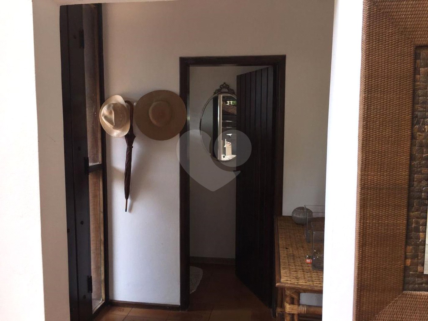 Casa à venda com 3 quartos, sendo 1 suíte, no condomínio Lago Azul, Araçoiaba da Serra - SP