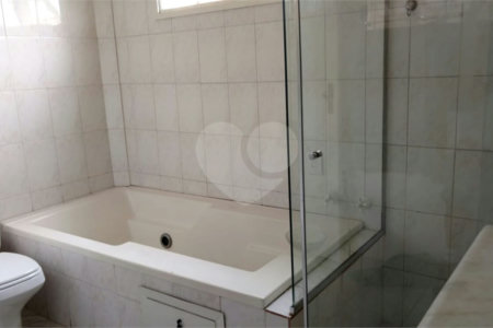 Sobrado à venda com 3 quartos, sendo 1 suíte, em Brooklin Paulista, São Paulo, SP