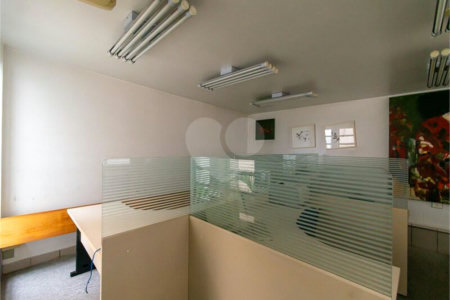 Casa à venda com 8 quartos, sendo 2 suítes, em Indianópolis, São Paulo, SP