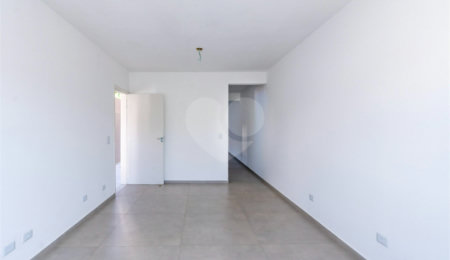 Sobrado à venda com 3 quartos, sendo 1 suíte,  em Vila Morse, São Paulo, SP