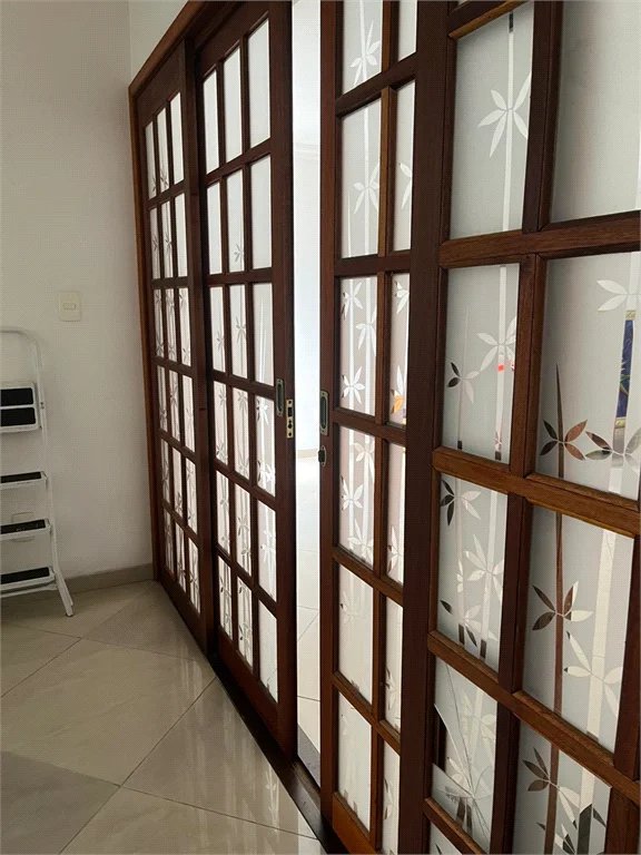 Sobrado à venda com 4 quartos, sendo 1 suíte, em Vila Cordeiro, São Paulo, SP