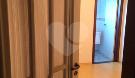 Casa à venda com 4 quartos, sendo 2 suítes, no condomínio Flamboyant, Atibaia - SP