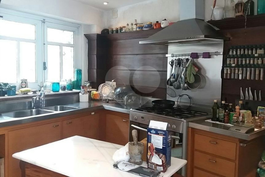 Casa à venda com 6 quartos, sendo 3 suítes, em Jardim São Bento, São Paulo, SP