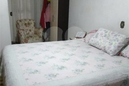 Sobrado à venda com 3 quartos, sendo 1 suíte, em Chora Menino, São Paulo, SP