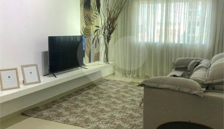 Sobrado à venda com 3 quartos, sendo 1 suíte,  em Vila Pires, Santo André, SP