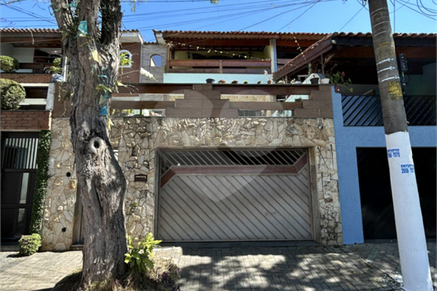 Sobrado à venda com 3 quartos em Tremembé, São Paulo, SP