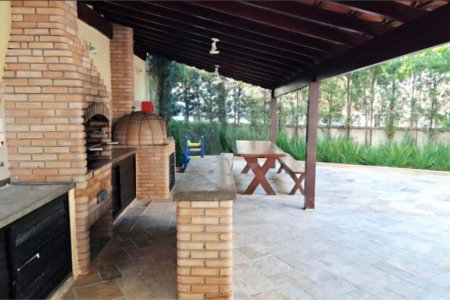 Casa à venda com 3 quartos, sendo 1 suíte,  no condomínio Villas de São Francisco I, São Paulo - SP
