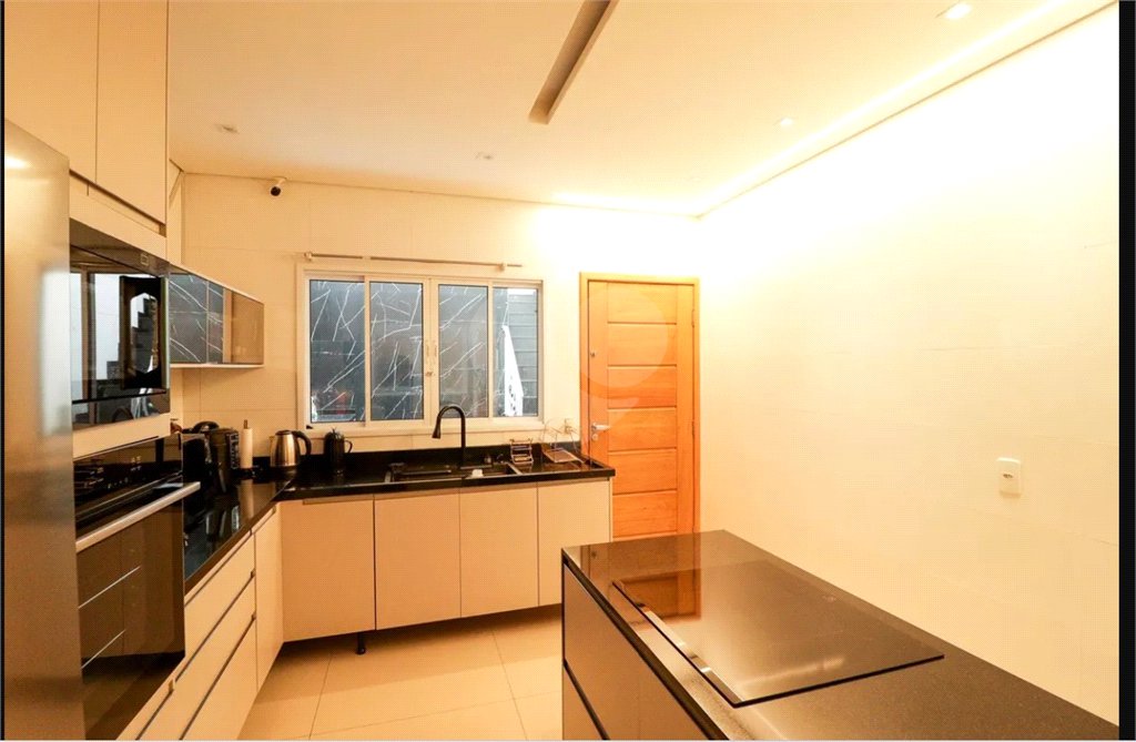 Casa à venda com 3 quartos, sendo 1 suíte, no condomínio Smile View, São Paulo - SP
