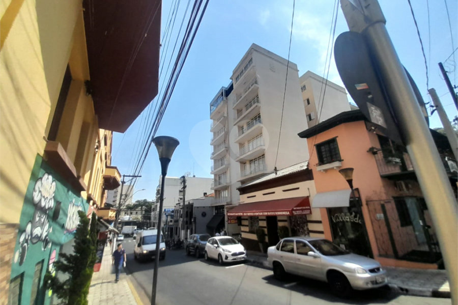 Apartamento à venda com 3 quartos, sendo 1 suíte, no Centro, Serra Negra, SP