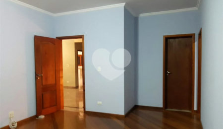 Casa à venda com 4 quartos, sendo 2 suítes,  no condomínio Alpes da Cantareira, Mairiporã - SP