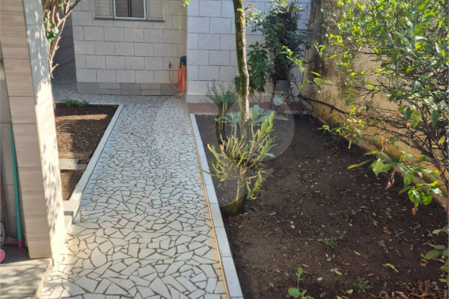 Terreno à venda com 3 quartos, sendo 1 suíte,  em Saúde, São Paulo, SP