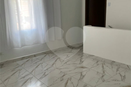 Sobrado à venda com 3 quartos em Vila Laís, São Paulo, SP