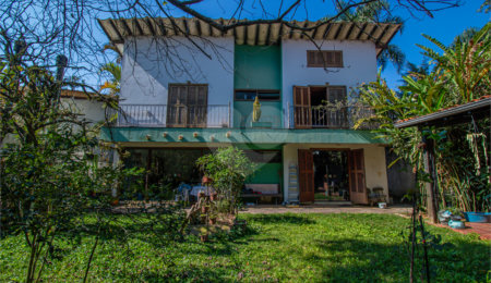 Casa à venda com 4 quartos, sendo 2 suítes,  em Chácara Flora, São Paulo, SP