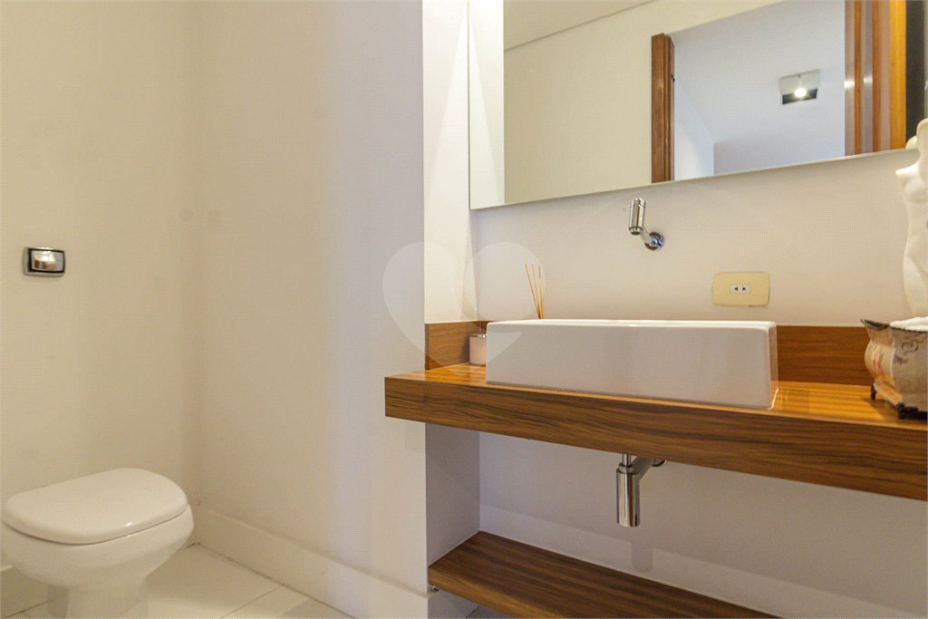 Apartamento à venda com 4 quartos, sendo 3 suítes, em Campo Belo, São Paulo, SP