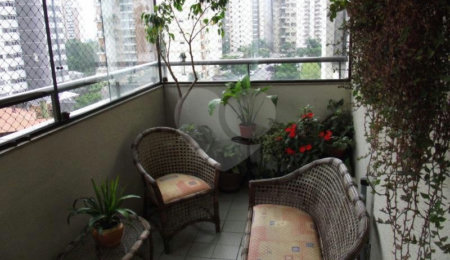 Apartamento à venda com 3 quartos, sendo 1 suíte,  em Vila Andrade, São Paulo, SP