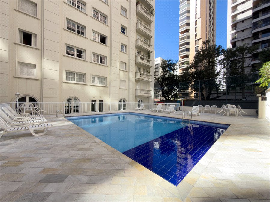 Apartamento à venda com 3 quartos, sendo 1 suíte,  em Vila Uberabinha, São Paulo, SP