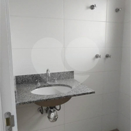 Apartamento à venda com 2 quartos, sendo 1 suíte, no Centro, Mogi das Cruzes, SP
