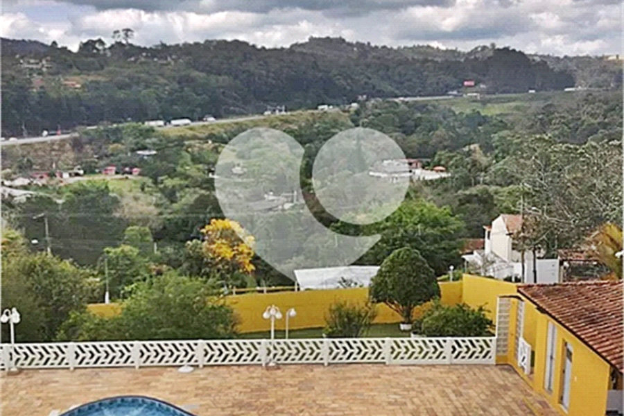 Casa à venda com 4 quartos, sendo 3 suítes, em Luiz Fagundes, Mairiporã, SP