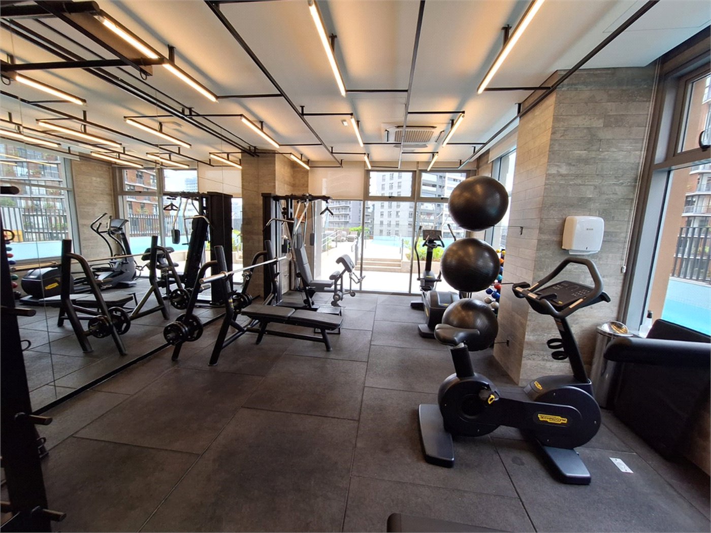 Apartamento à venda com 3 suítes em Sumarezinho, São Paulo, SP