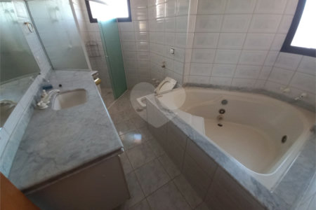 Duplex no Edifício Acapulco.