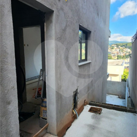 Sobrado à venda com 3 quartos, sendo 1 suíte,  em Jardim Maristela, Atibaia, SP