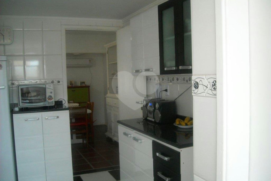 Apartamento à venda com 4 quartos, sendo 1 suíte, em Enseada, Guarujá, SP