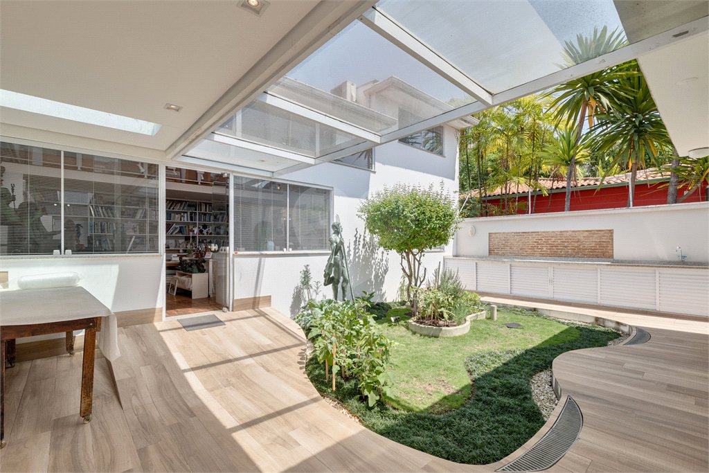 Casa Térrea à venda com 4 quartos, sendo 3 suítes, em Brooklin, São Paulo, SP