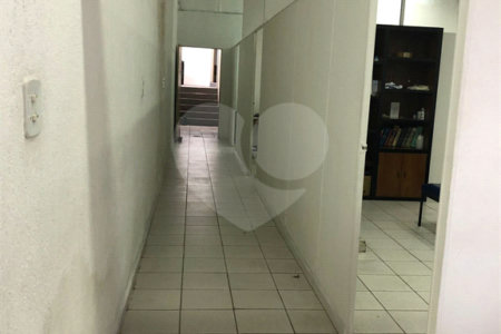 Casa à venda com 6 quartos, sendo 2 suítes, em Vila Monumento, São Paulo, SP