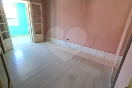 Sobrado à venda com 3 quartos em Água Fria, São Paulo, SP