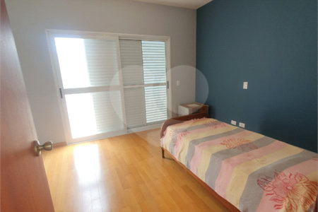 Casa à venda com 5 suítes no condomínio Vila Hípica I, Vinhedo - SP
