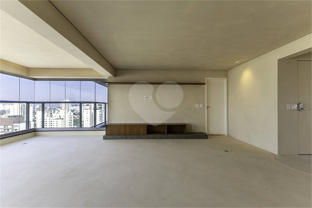 Apartamento à venda ou para alugar com 3 suítes em Água Branca, São Paulo, SP