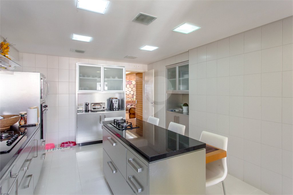 Apartamento à venda com 4 suítes em Vila Suzana, São Paulo, SP