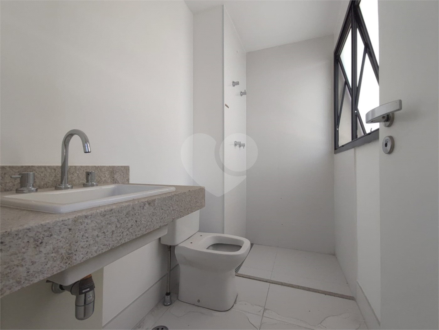 Apartamento à venda com 4 suítes em Jardim Leonor, São Paulo, SP