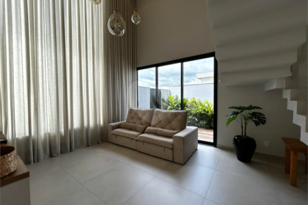 Casa de alto padrão para venda no condomínio Damha III.