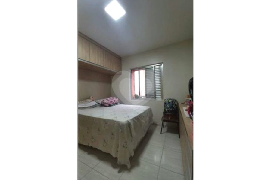 2 quartos e vaga de garagem