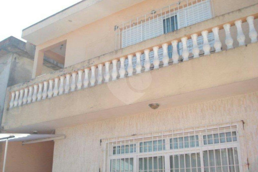 Sobrado à venda com 5 quartos, sendo 1 suíte, em Interlagos, São Paulo, SP