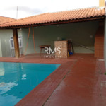 Casa à venda ou para alugar com 3 quartos, sendo 1 suíte,  no Centro, Angatuba, SP