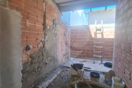 Casa à venda com 2 quartos, sendo 1 suíte,  no condomínio Campina Grande, Rio de Janeiro - RJ