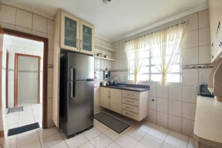 Belíssimo Apartamento de Frente, 3 Quartos, com Garagem Fechada, à Venda no Marapé – Santos/SP