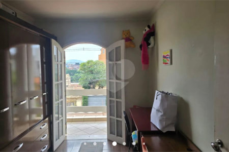 Casa à venda com 4 quartos, sendo 3 suítes,  em Vila Rosália, Guarulhos, SP