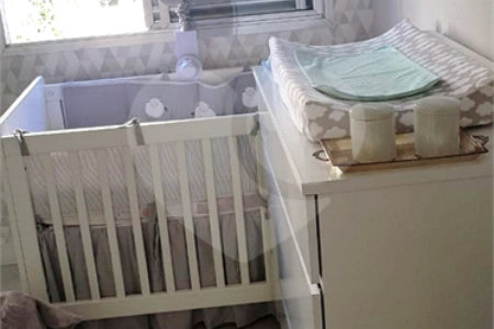 Apartamento à venda com 3 quartos, sendo 1 suíte, em Moema, São Paulo, SP