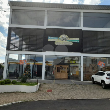 Galpão Comercial à Venda – Localização Estratégica na Avenida São Carlos