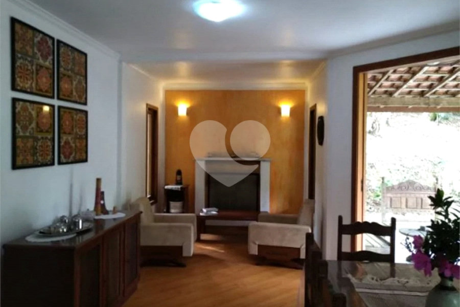 Casa à venda com 4 quartos, sendo 2 suítes,  no condomínio Parque Imperial da Cantareira, Mairiporã - SP