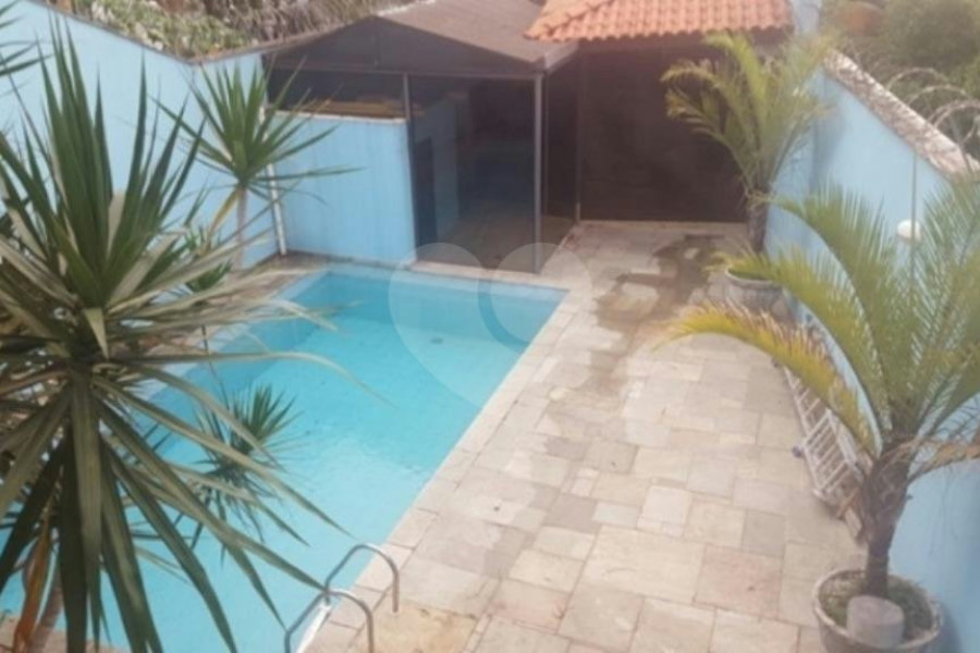 Sobrado à venda com 4 quartos, sendo 1 suíte, em Tremembé, São Paulo, SP
