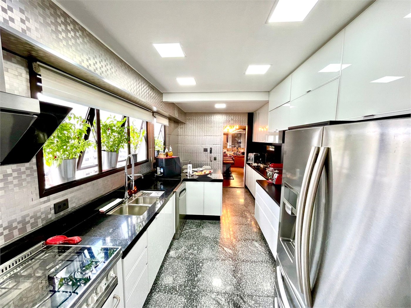 Apartamento à venda com 4 quartos, sendo 3 suítes, em Santana, São Paulo, SP