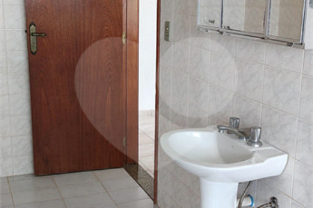 Sobrado à venda com 3 quartos, sendo 1 suíte, em Ressaca, Atibaia, SP