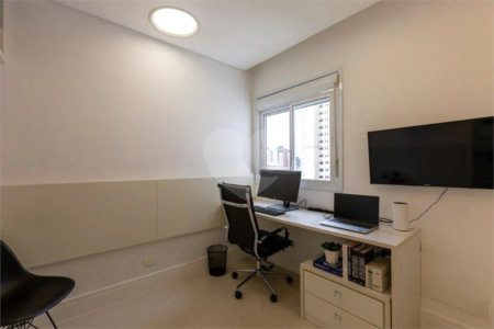 Apartamento à venda com 3 suítes em Vila Romana, São Paulo, SP